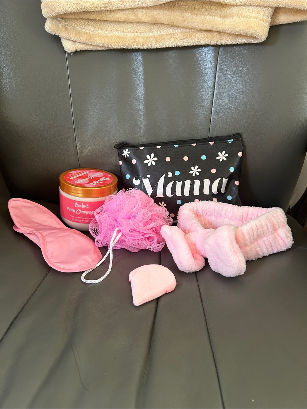 Pink Spa Self Care Beauty Bundle 6 pieces (NWOT)